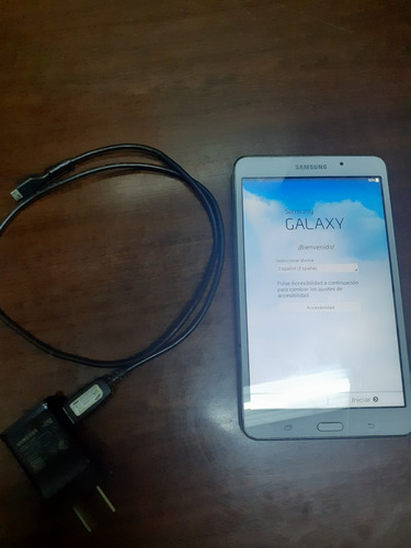 Tablet Samsung Tab 4 De 7 Pulgadas. 8 Gb. Sm-t230 C/ Detalle