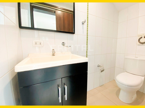 Casa En Venta De Tres Dormitorios En Condominio Castilla Real - Imagen 3