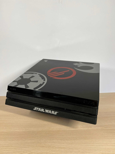 Play Station 4 Pro Star Wars Edition