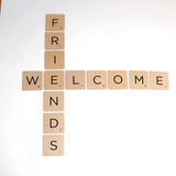 13 Letras Tipo Scrabbles Natural  Welcome Friends , 10x10