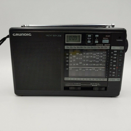 Radio Onda Corta Grundig Portatil 15 Bandas Funda Y Guia