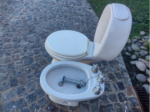 Inodoro Usado Y Muchila Más Bidet Con Grifería Kit Completo.