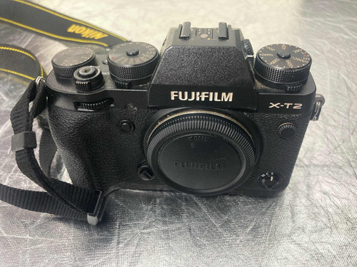 Câmera Fuji Xt2 + Lente 23mm E Lente 18-55