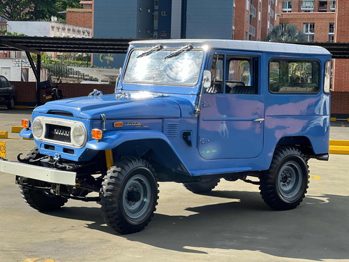 Toyota Land Cruiser 1972 4.2 Fj40