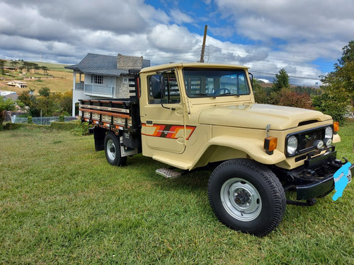 TOYOTA BANDEIRANTE