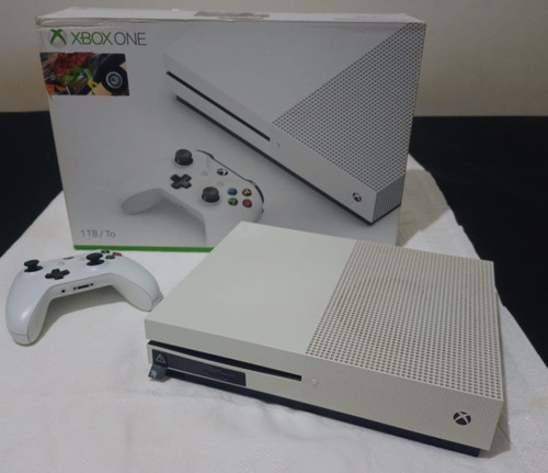 Game Console Xbox One S 1tb Slim 4k Ultra Hdr + 1 Controle 