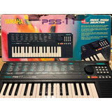 Teclado Yamaha Pss-11 Portasound C/caixa Manual E Fonte Raro