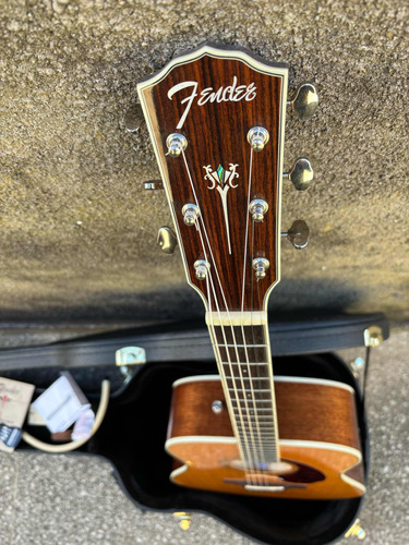 Fender Paramount Standard Con Estuche Y  Fish Man