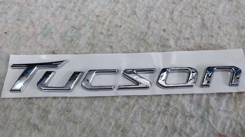 Emblema Compuerta Hyundai Tucson Cromado Foto 2