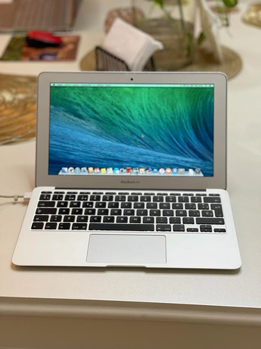 Macbook Air A1465 Apple Laptop Intel Core I5 2014