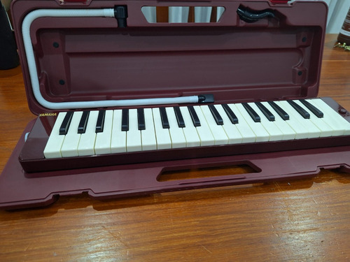 Pianica Yamaha P-37d