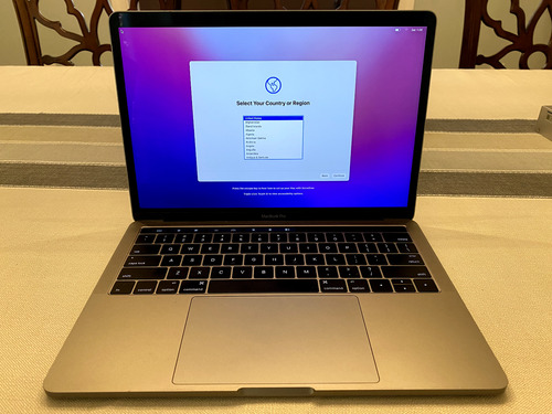 Apple Macbook Pro A1706 (late 2016) Laptop 13  I7 3.3ghz Cce