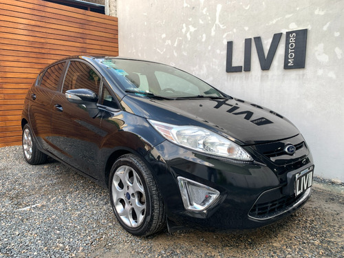 Ford Fiesta Kinetic 1.6 Titanium Año 2013 - Liv Motors