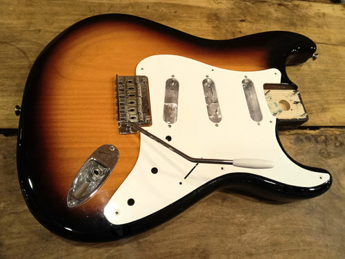 Cuerpo Fender Alder Único Diseñado Por Custom Shop Sss