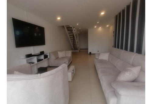Gran Apartamento En Ciudad Jardin Penthouse - Imagen 3
