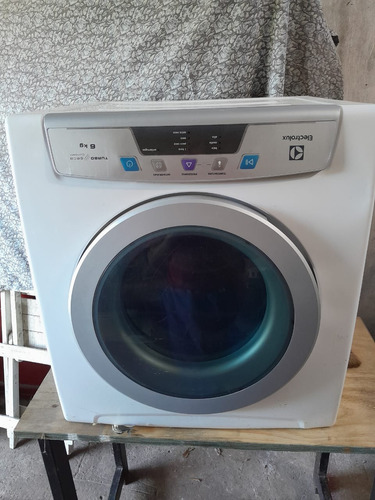 Secadora Electrolux Modelo 6s7 B6 De 6 Kg Tablero Invertido