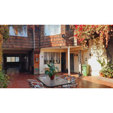 Linda Casa En Venta De 5 Dorm. En Santiago (22436)