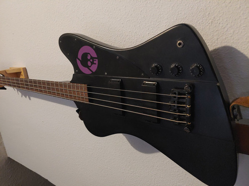 Bajo 4 Cuerdas EpiPhone Thunderbird Goth