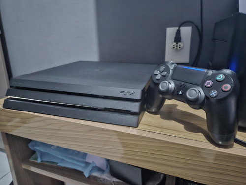 Sony Playstation 4 Pro + Jogos