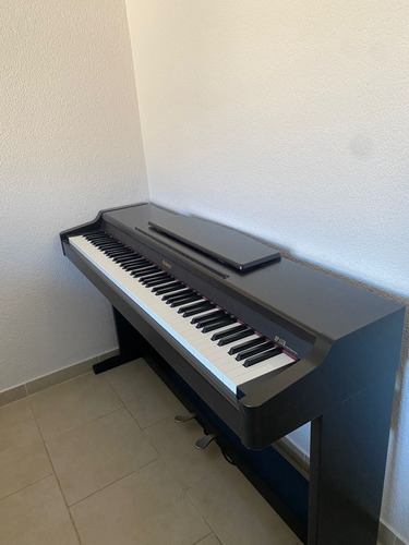 Piano Digital Con Mueble Roland Hp 137 R + Banqueta Plegable
