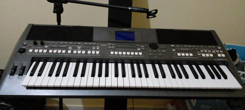 Teclado Yamaha S670