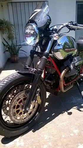 Moto Guzzi T5 850cc.  Café Race En Carbono