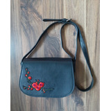 Bolso Con Correa, Negra Con Parche De Rosas Rojas