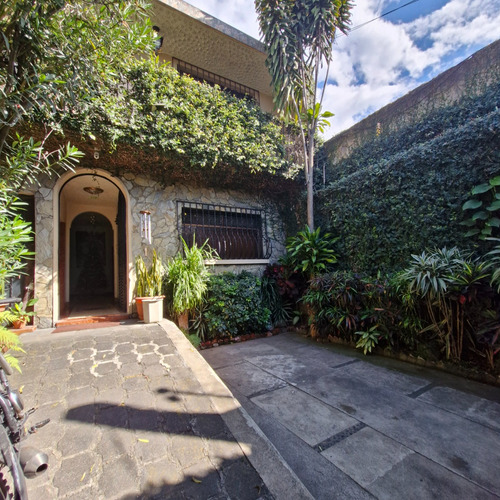 Casa En Venta En Avenida Principal En Zona 6 Colonia El Martinico - Imagen 4