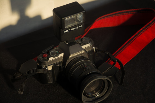 Camara Fotográfica Pentax P30t Con Lente, Flash, Funda, Corr