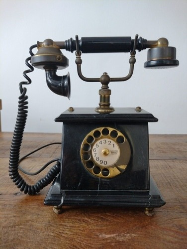 Telefone Antigo De Pedra
