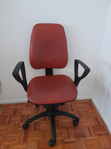 Silla De Escritorio Con Respaldo Alto (usada)