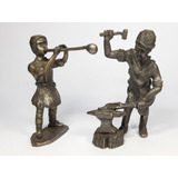 Figuras Holandesas Herrero Y Trompetista Antiguas Sellado 