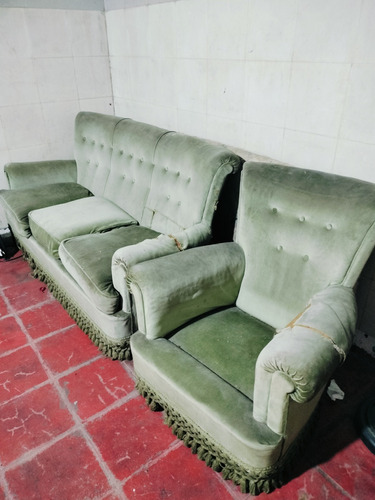 Sillón Tipo Chesterfield Ideal Para Restaurar. 