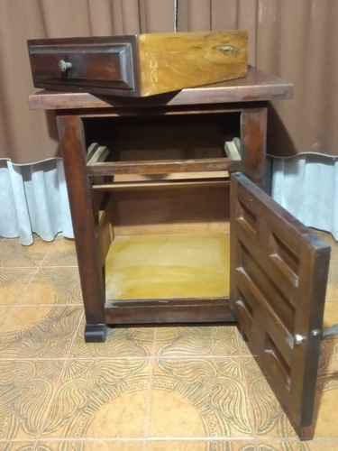 Mesa De Luz De Madera