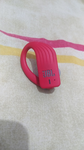 Fone De Ouvido Jbl Endurance Vermelho. Lado Direito.