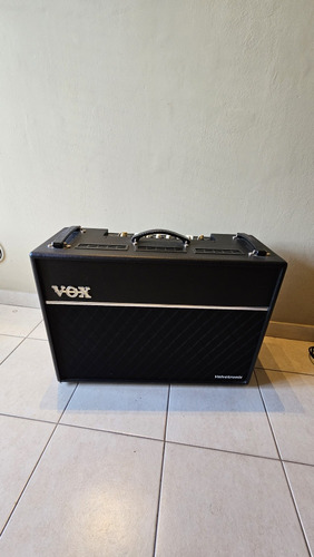 Amplificador Vox Vt120+ Valvular 220v + Pedal Swich Y Funda.