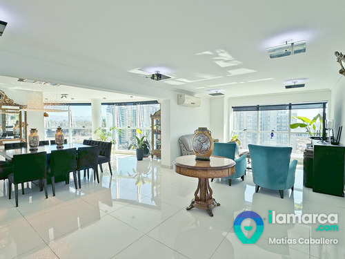 Piso Entero De 4 Dormitorios A La Venta En Torre Vip Uritorco En Altos De Villa Sol, 450 M2
