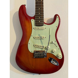 Guitarra Squier Stratocaster Standard Como Nueva. Envío