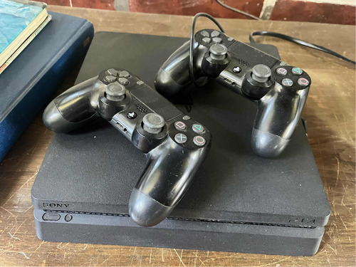 Playstation 4 1tb + 2 Joysticks Originales Perfecto Estado