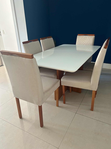 Conjunto Mesa De Vidro Branco Com 6 Cadeiras Forro Em Linho