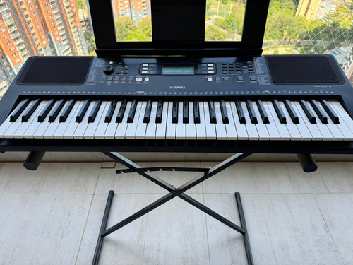 Teclado Organeta Piano Yamaha Psr Series Psr-e373 