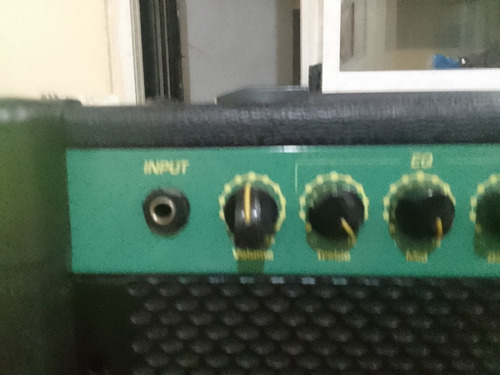 Amplificador Stagg 25w Para Bajo/guitar. Con Parlante De 6  