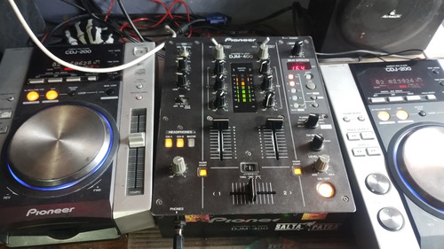 Cabina Pioneer Con Cdj 200 Y Djm 400