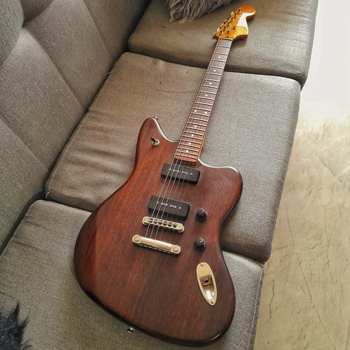 Guitarra Fender Jaguar Modern Player