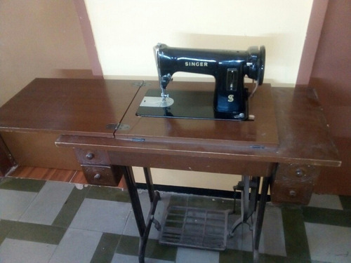 Maquina De Coser Singer, Antigua Y Funcionando 100%