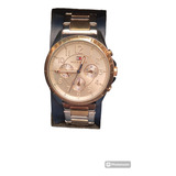 Reloj Tommy Hilfiger Modelo 1781607 Con Detalles Dorados 