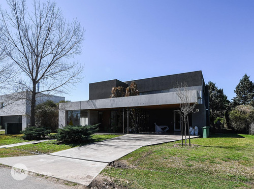 Casa 4 Dormitorios - Kentucky Club De Campo - Funes | Venta - Imagen 2