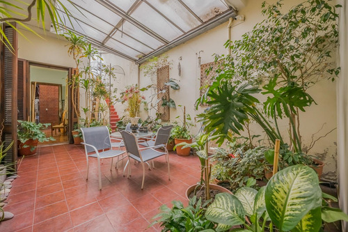Ph Tipo Casa En Venta 4 Ambientes Con Cochera Y Patio En Colegiales