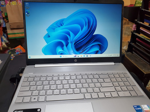 Laptop Hp 15-dy4013dx Touch Core I5 12gb Ram 256ssd Iris Xe 
