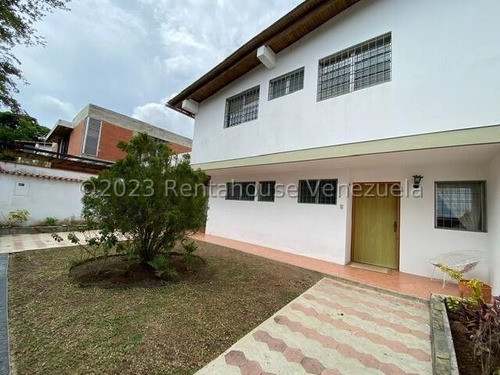 Casa Muy Bien Conservada Con Hermosa Vista En Calle Cerrada Con Vigilancia El Cafetal Nb 23-28369